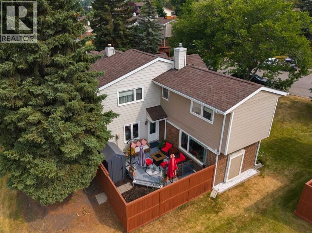 Property Photo:  3620 51 Street Southwest  AB T3E 6N7 