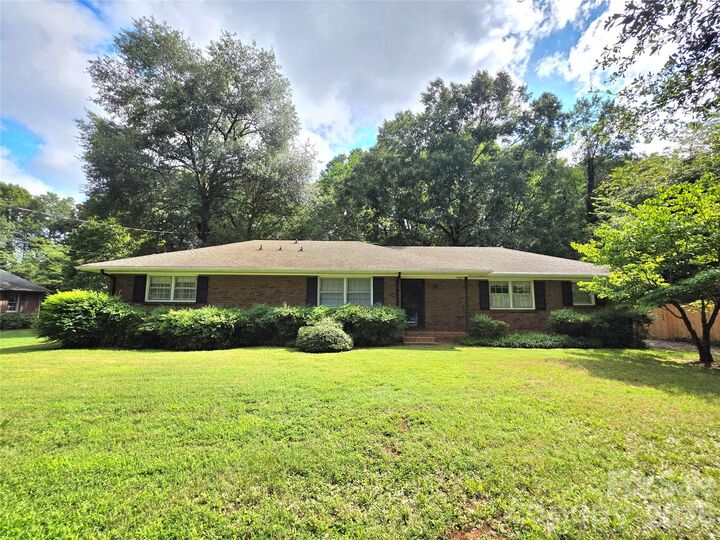 Property Photo: 4913 S New Hope Road NC 28012