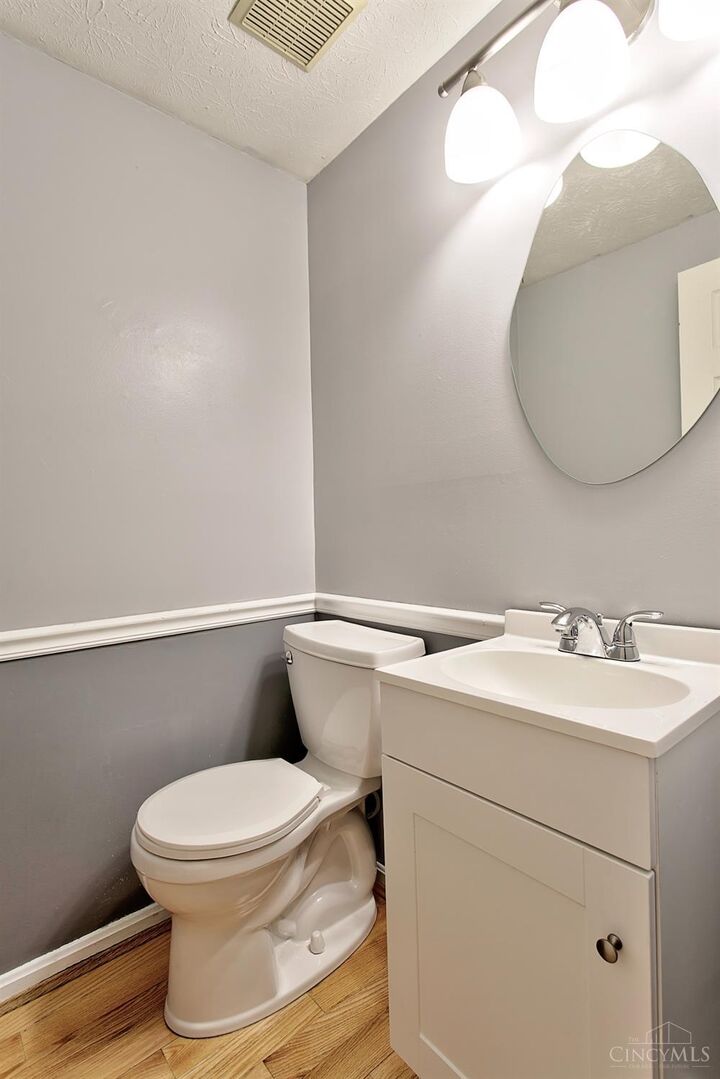 Property Photo: 464 Vancover Court OH 45244