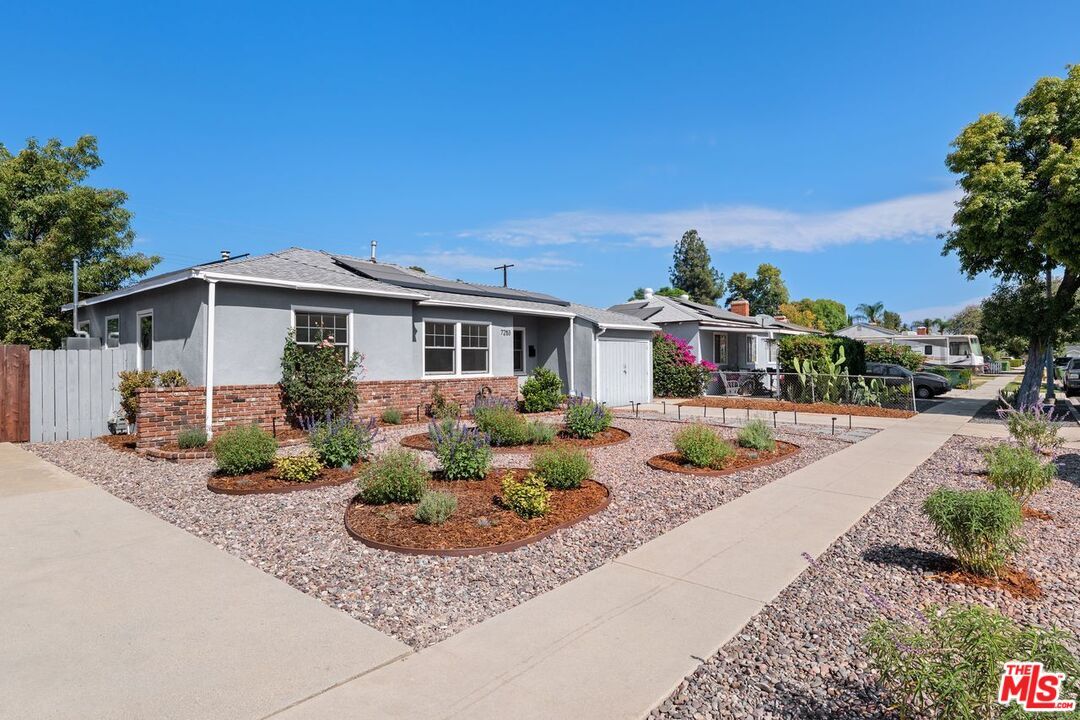 Property Photo:  7253 Yolanda Ave  CA 91335 