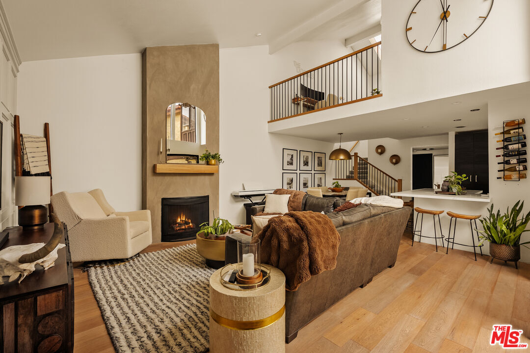 Property Photo: 1333 Park Plaza Dr CA 90804