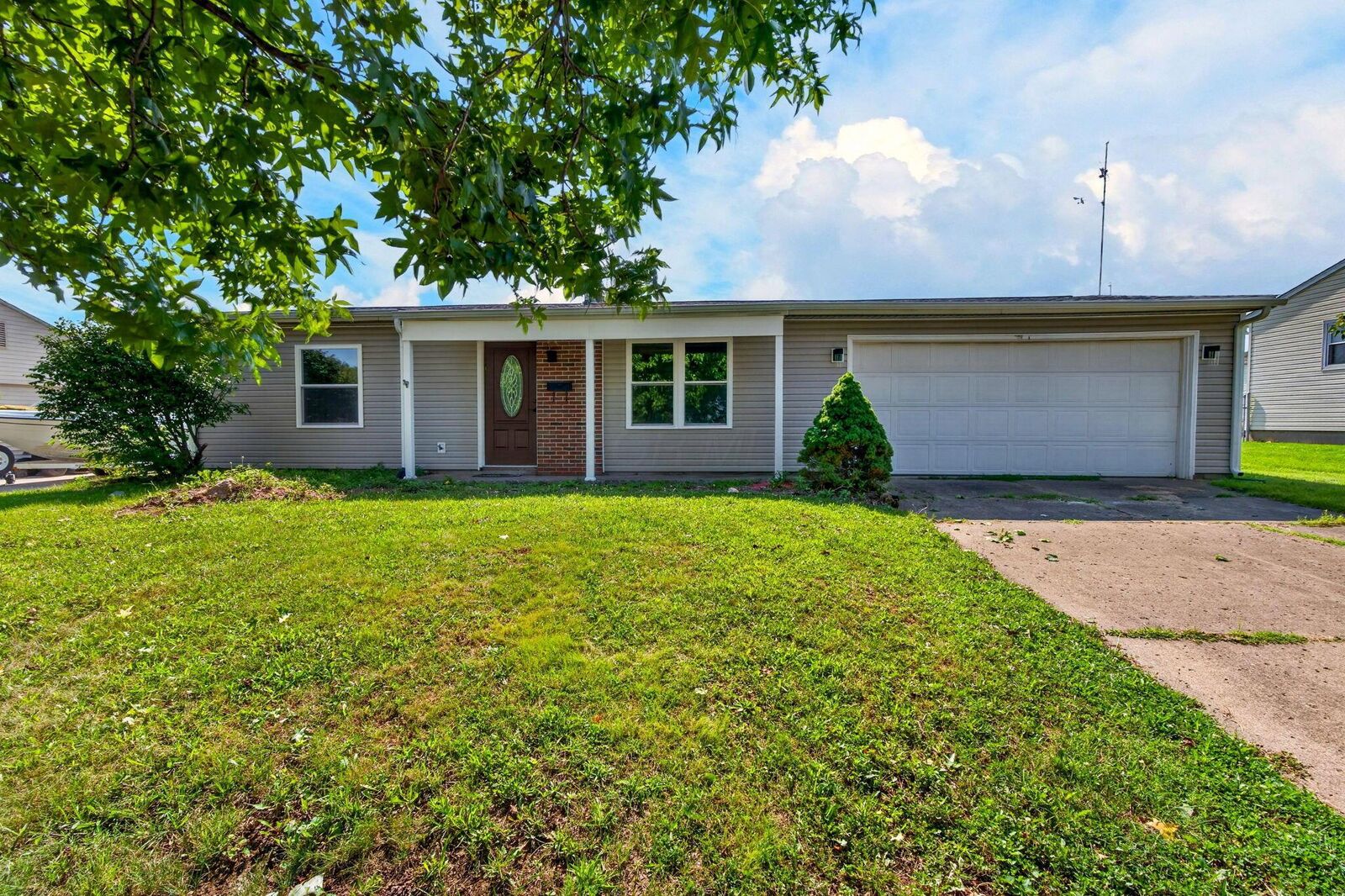 Property Photo: 534 Shasta Drive OH 43130