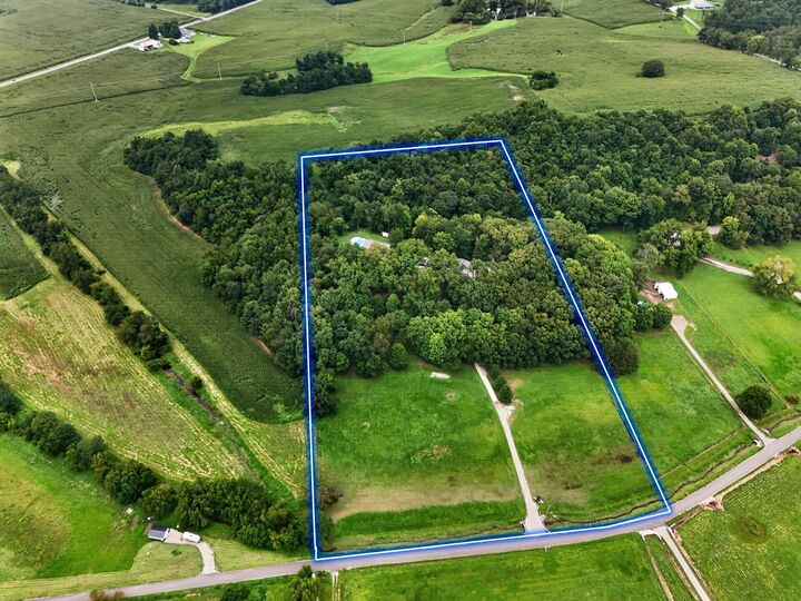 Property Photo: 5440 Pleasant Valley SW Road OH 43130