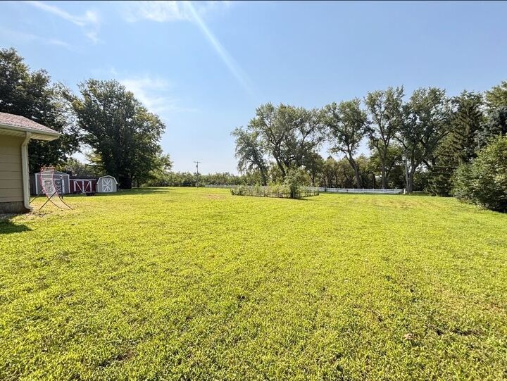 Property Photo: 3617 Lakeview Lane NE 68601