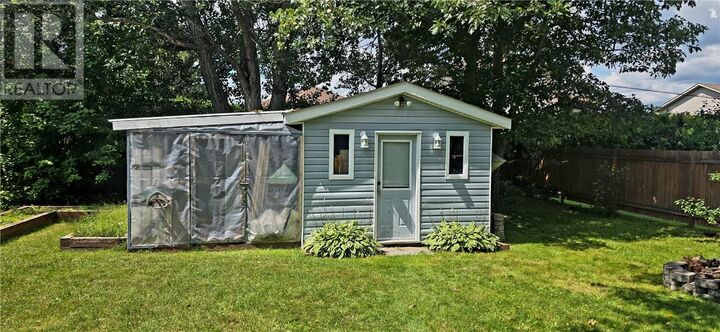 Property Photo: 3211 Glendale Court ON P3N 1A5