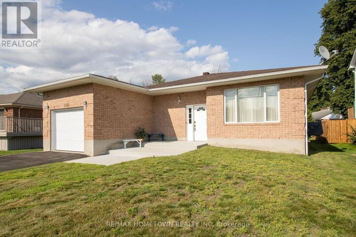 Property Photo: 996 Massie Drive ON K0E 1T0
