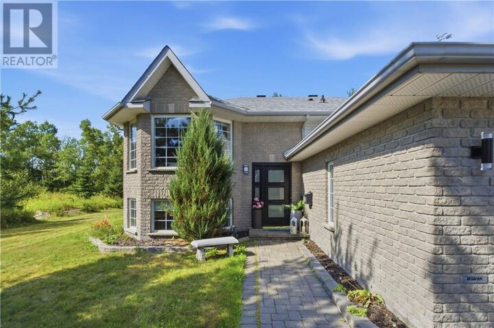 Property Photo:  1704 Agincourt Avenue  ON P3A 5Y1 