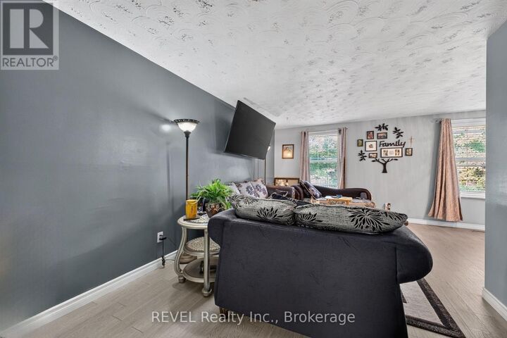 Property Photo:  4 Kerwin Gate  ON L2N 4J8 