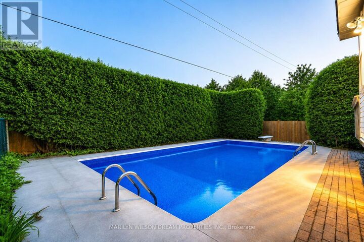 Property Photo: 20 Coolbrook Crescent ON K0A 3P0