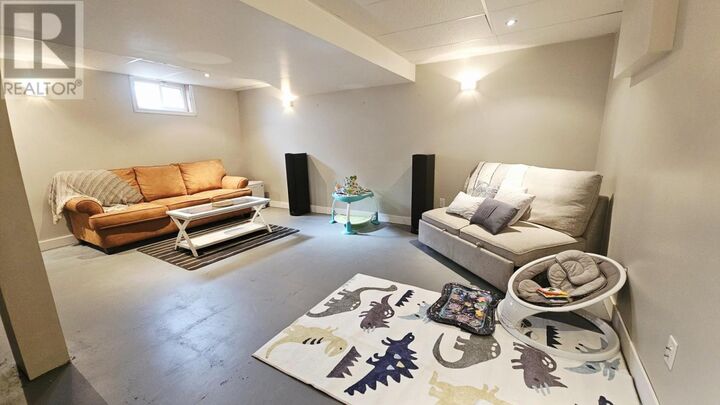 Property Photo:  295 Cowan St  ON P7A 1R6 