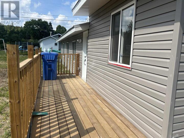 Property Photo: 2 Daniel Ct ON P6A 5K7