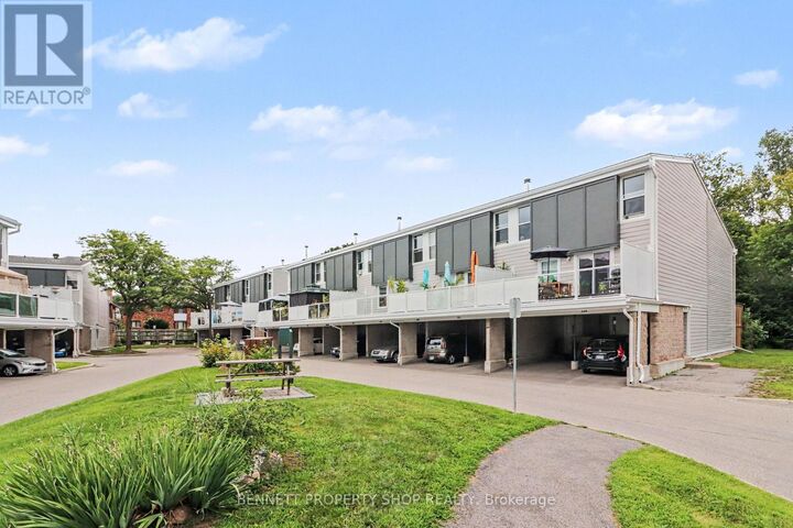 Property Photo: 3445 Uplands Drive 224 ON K1V 9N6