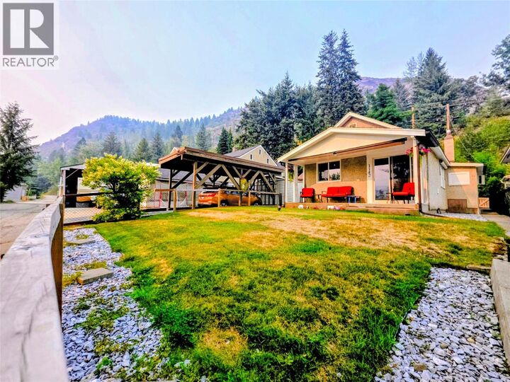 Property Photo:  1142 Third Avenue  BC V1R 1N9 