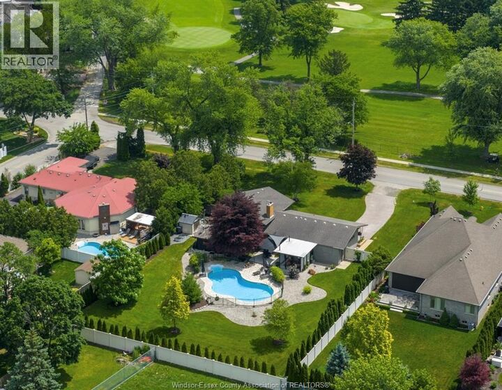 Property Photo:  421 Arlington  ON N8N 2K1 