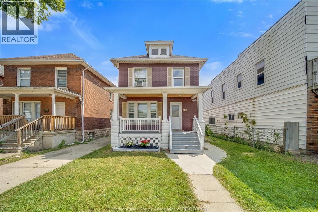 Property Photo:  392 Curry Avenue  ON N9B 2B7 