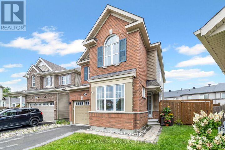 Property Photo: 14 Sweetbay Circle ON K2S 0W8