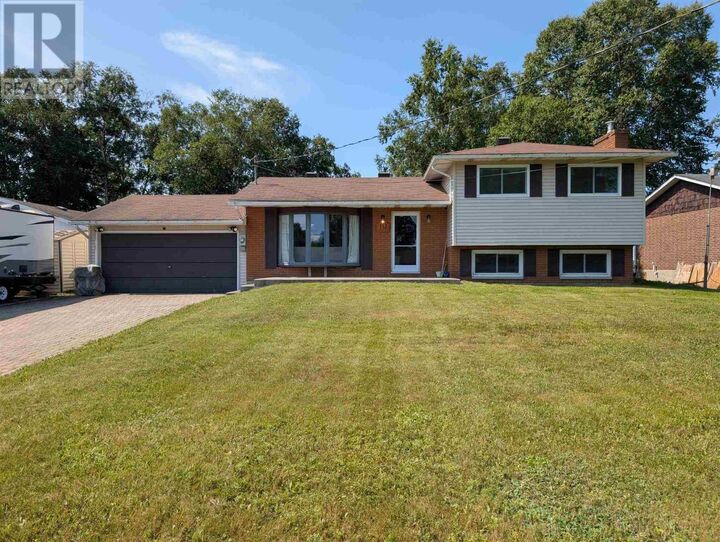 112 Superior Ave — photo 1