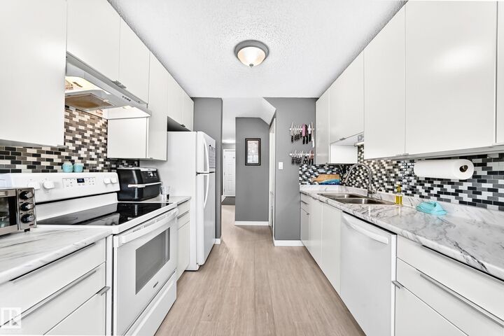 Property Photo: 1651 46 Street NW 30 AB T6L 5H2