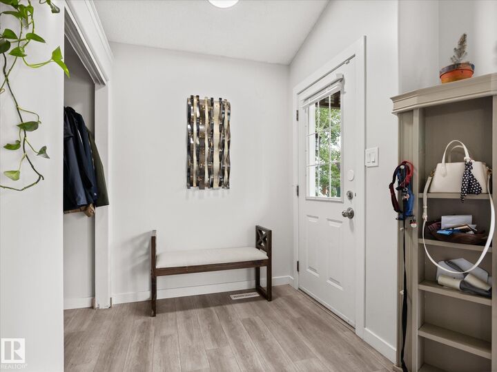 Property Photo:  2916 31 Street NW  AB T6T 1T9 
