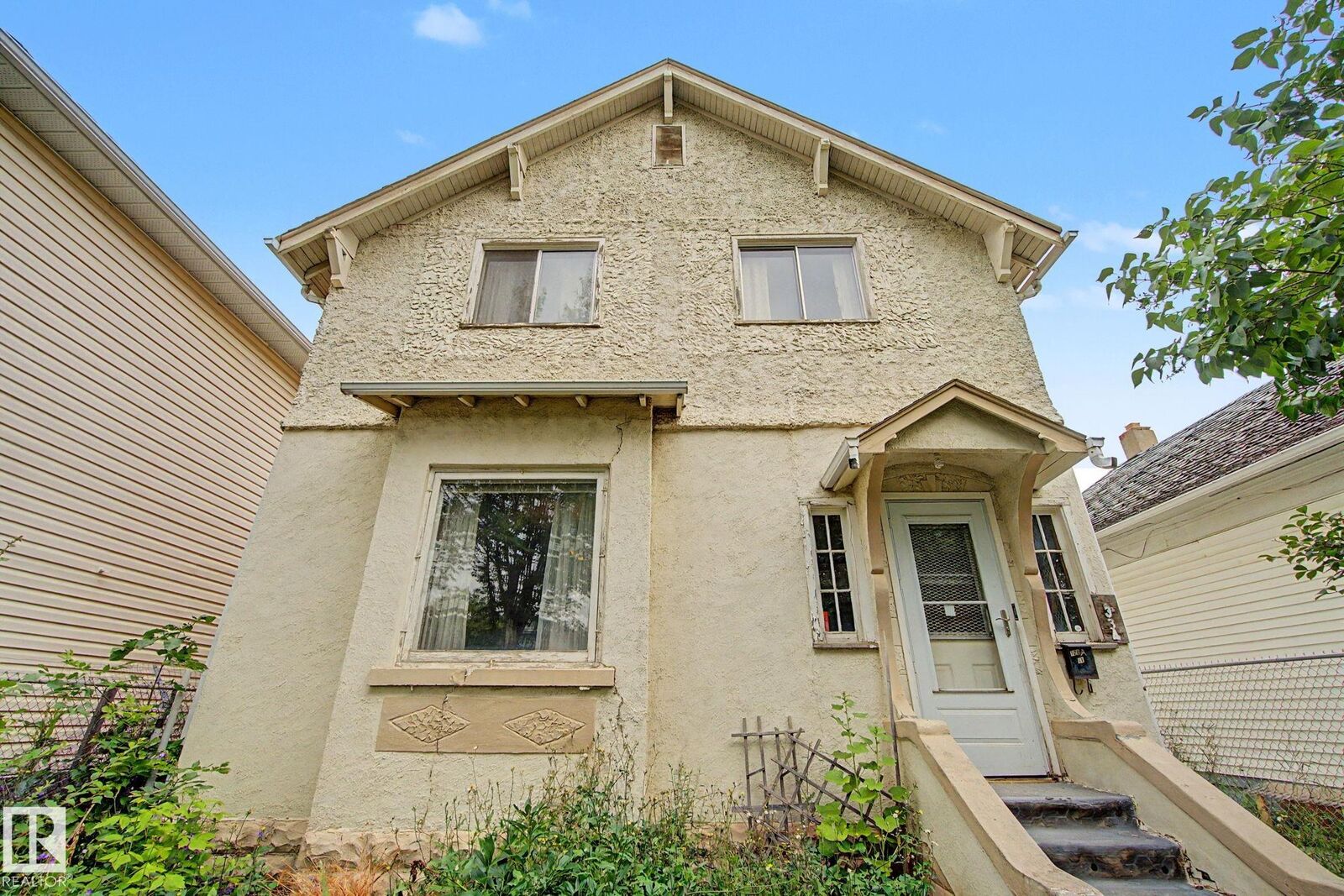 Property Photo: 9334 106A Avenue NW AB T5H 0S7