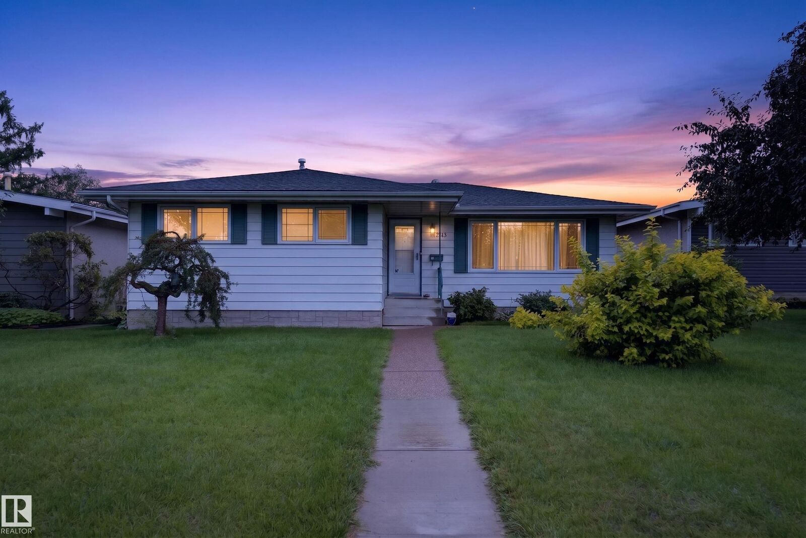 Property Photo:  8015 145 Avenue NW  AB T5C 2S8 