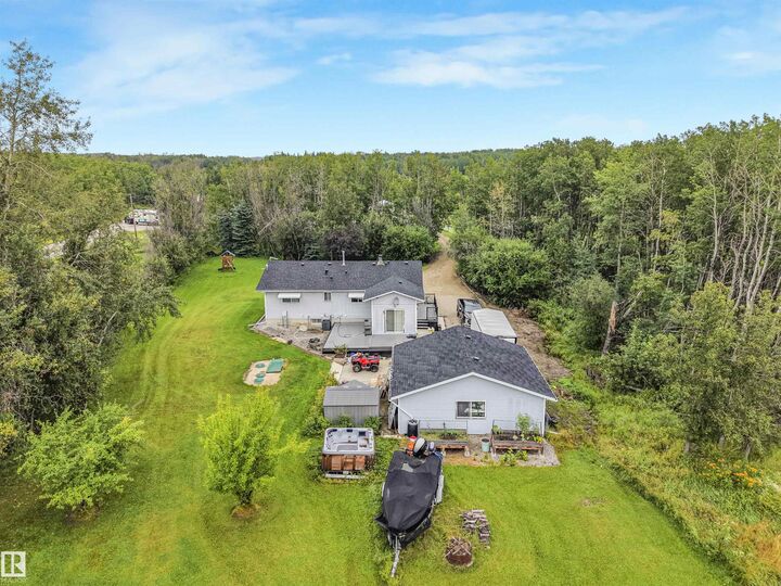 Property Photo: 52411 Rge Road 214 254 AB T8E 2G8