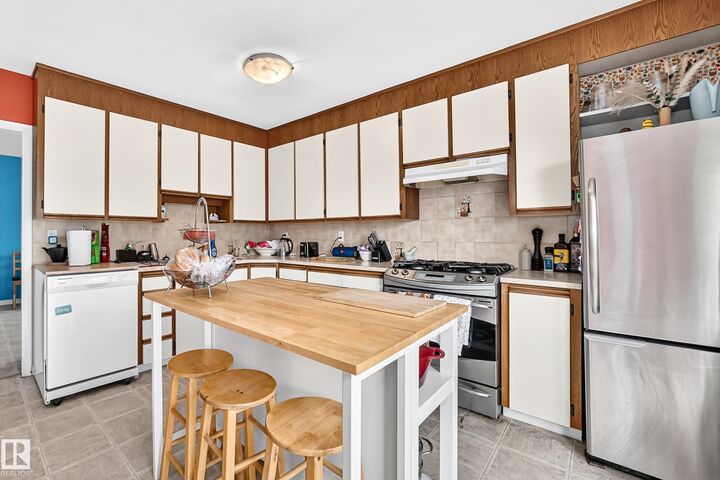 Property Photo:  12405 126 Street NW  AB T5L 0X2 