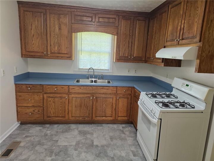 Property Photo: 1579 Rockbridge Road GA 30087