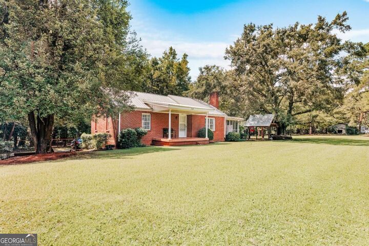Property Photo: 345 Jefferson River Road GA 30606