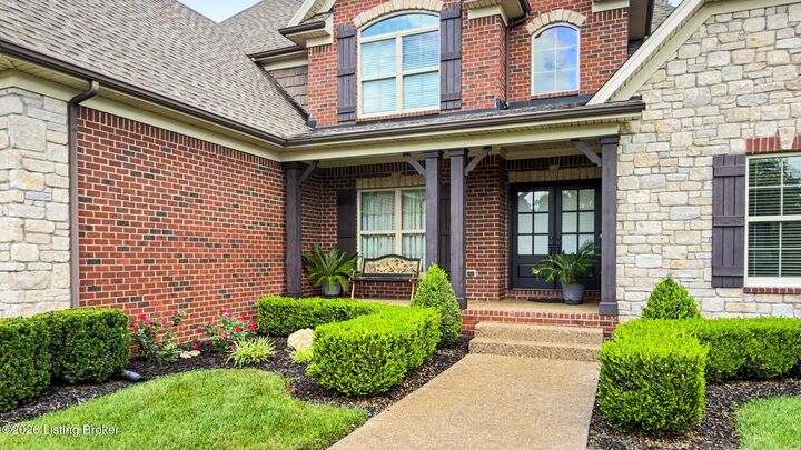 Property Photo: 19120 Sturbridge Cir KY 40245