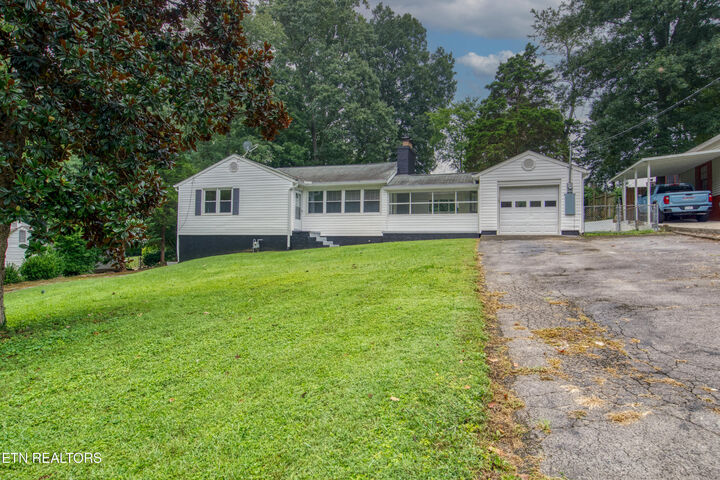 Property Photo: 1806 Westchester Drive TN 37918