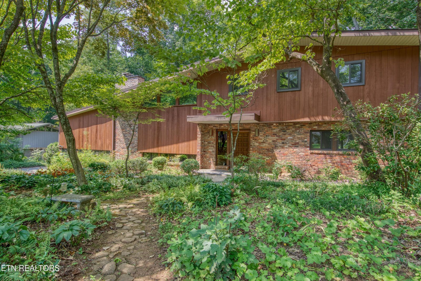 Property Photo: 1014 W Outer Drive TN 37830