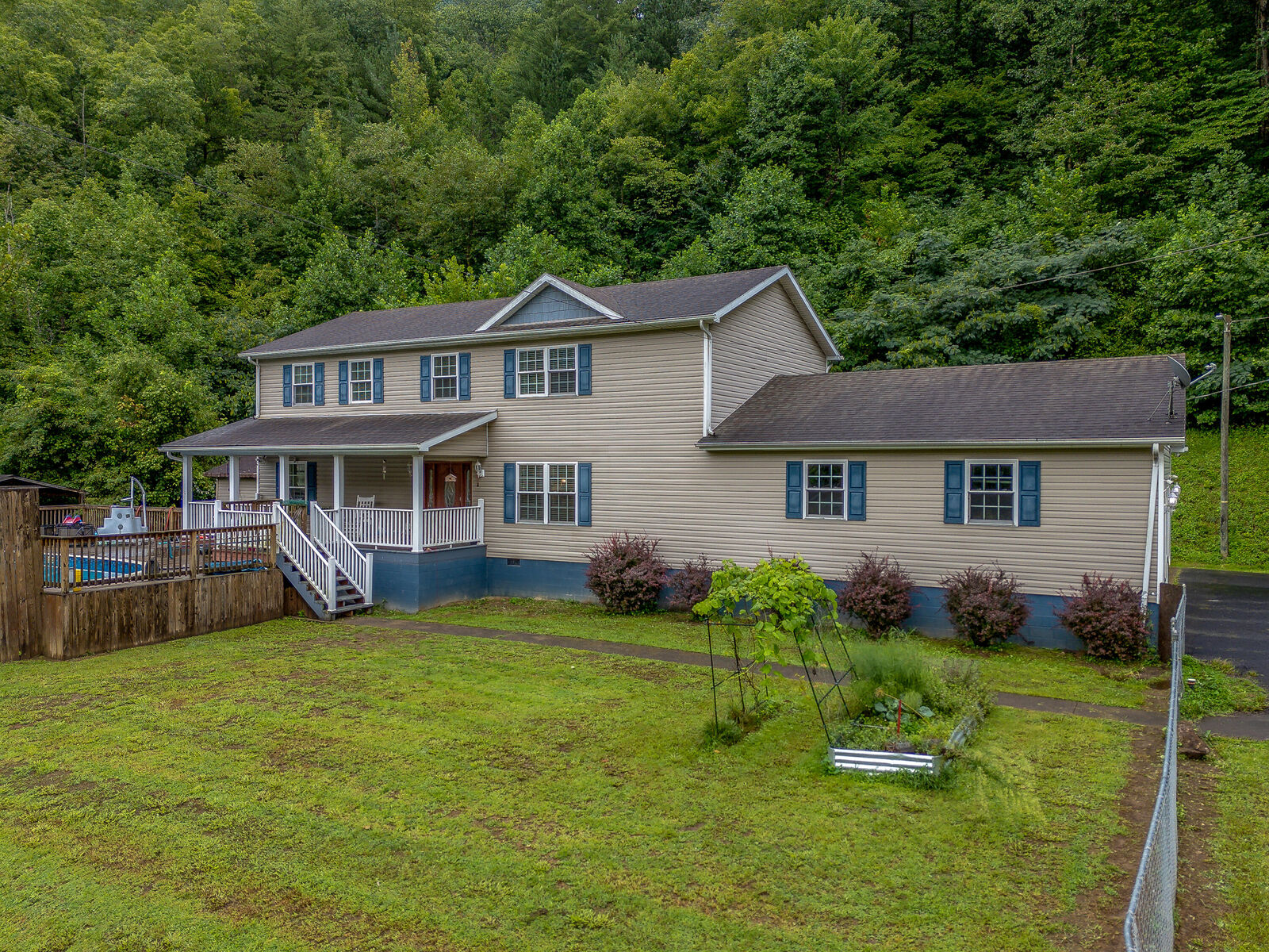 Property Photo: 3780 River Front Road KY 41231