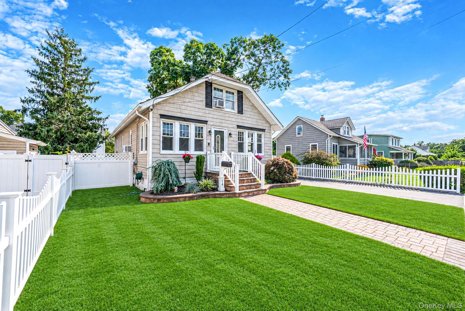 Property Photo:  14 Andrew Avenue  NY 11752 