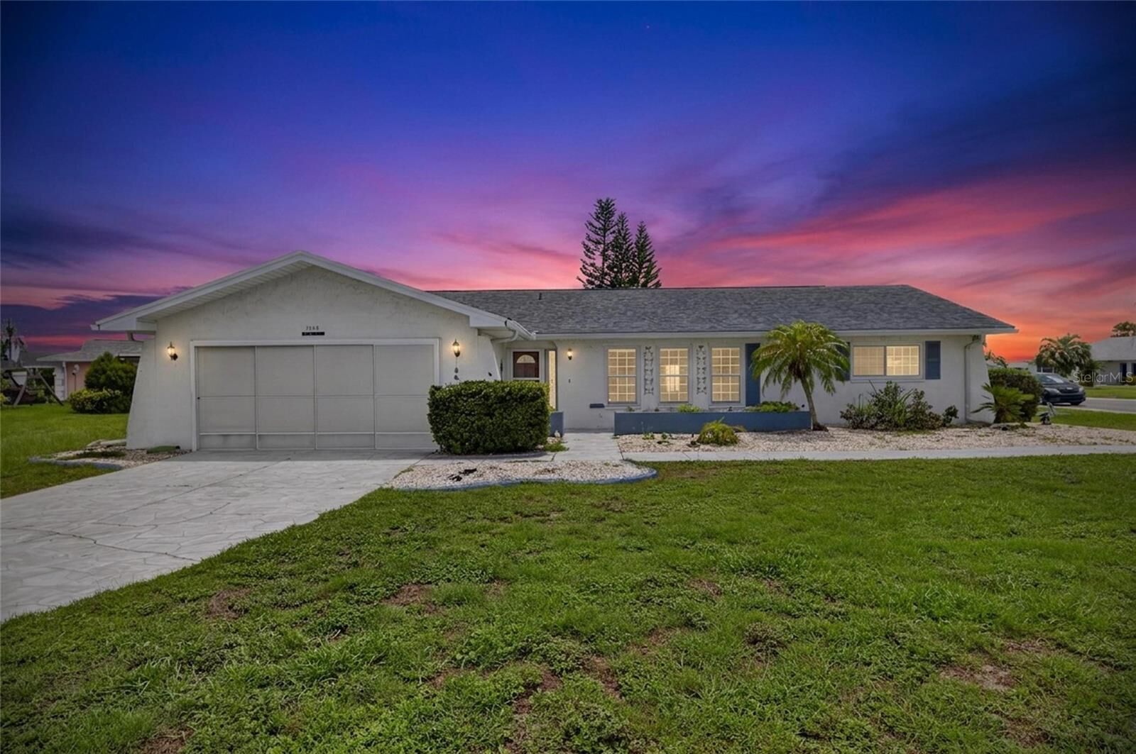 Property Photo: 1743 Coco Palm Circle FL 33573