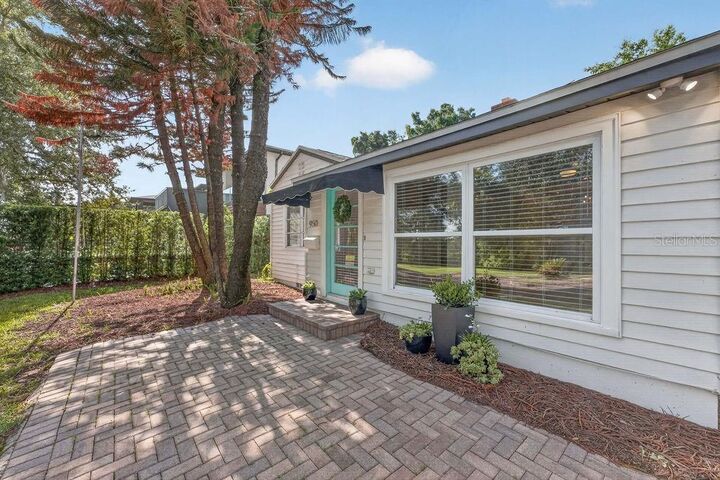 Property Photo: 950 S Kentucky Avenue FL 32789