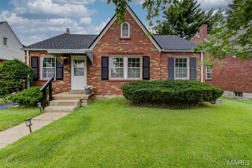 Property Photo:  2307 Brown Road  MO 63114 