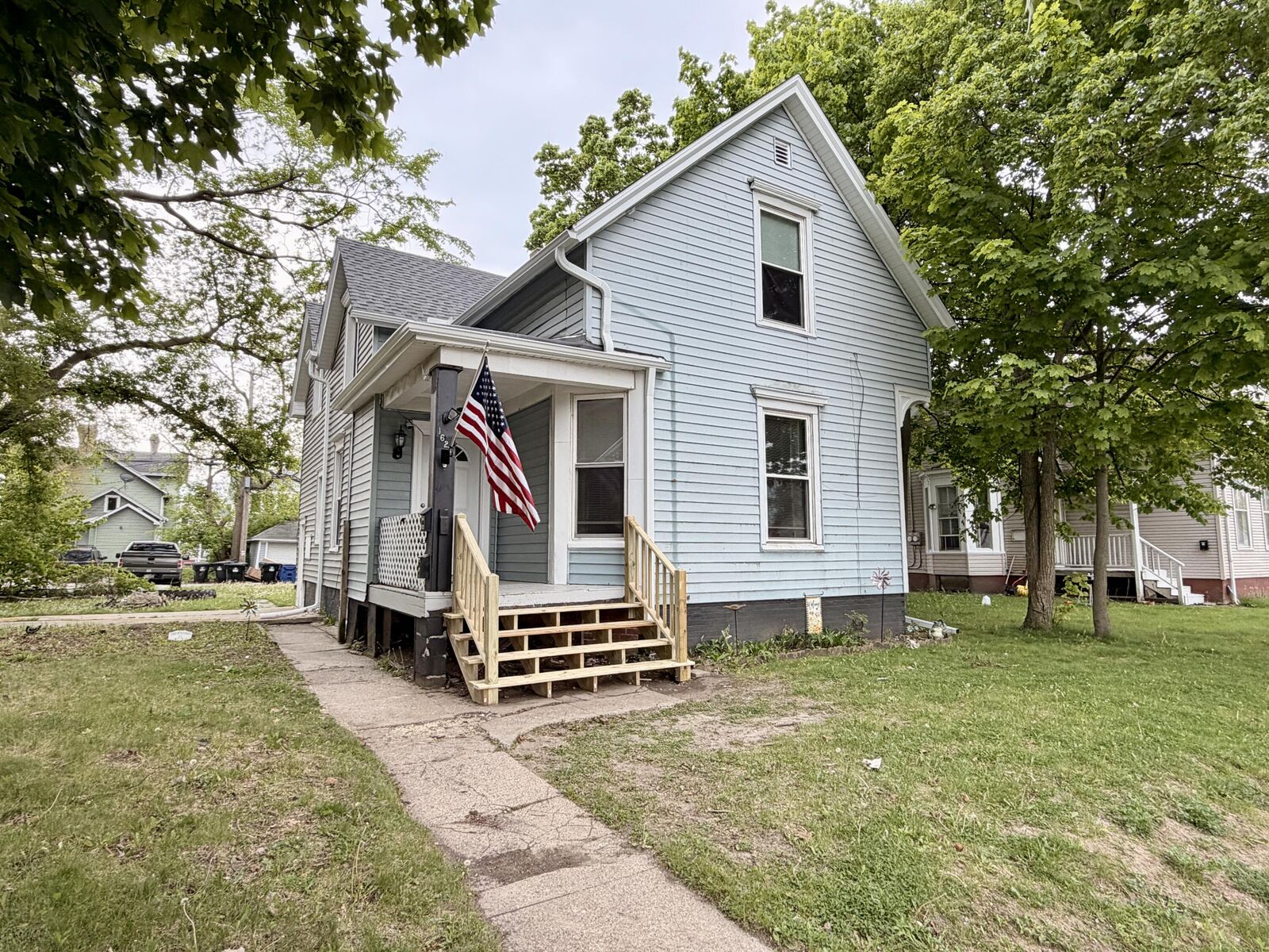 Property Photo: 1623 Maple St WI 53404