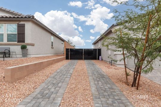 Property Photo:  1460 Ridgemont Lane  NV 89027 