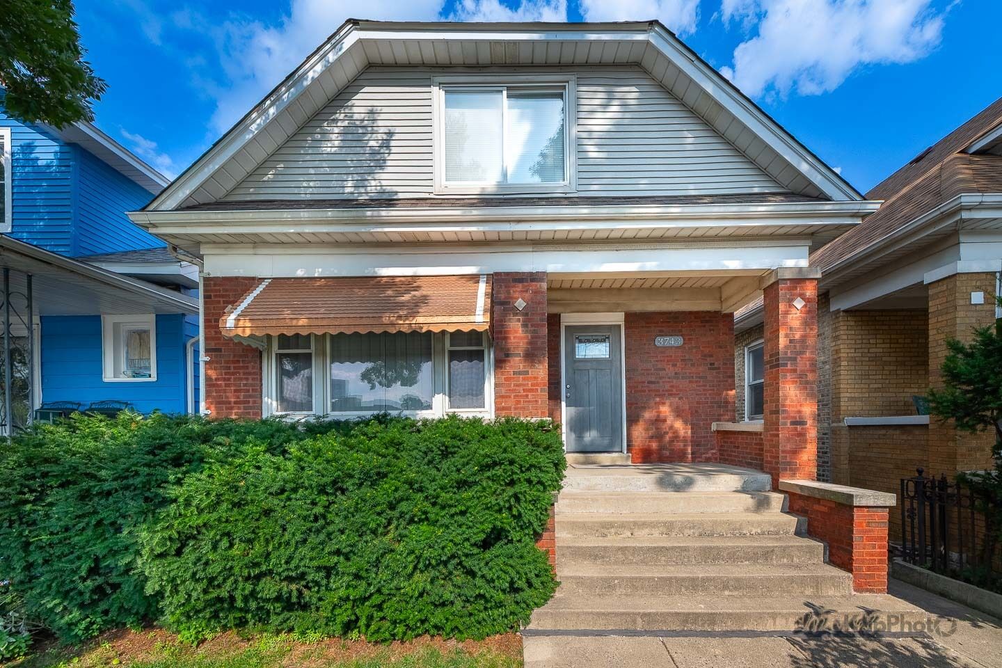 Property Photo: 3743 N Kimball Street IL 60618