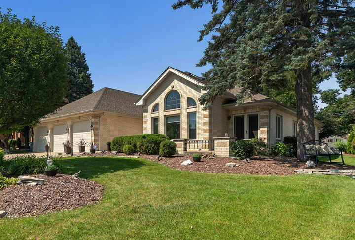 Property Photo: 12306 S Nagle Avenue IL 60463