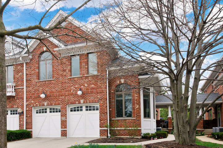 Property Photo: 271 Arbor Glen Boulevard 271 IL 60195