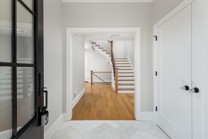 Property Photo:  924 E Chicago Avenue  IL 60540 