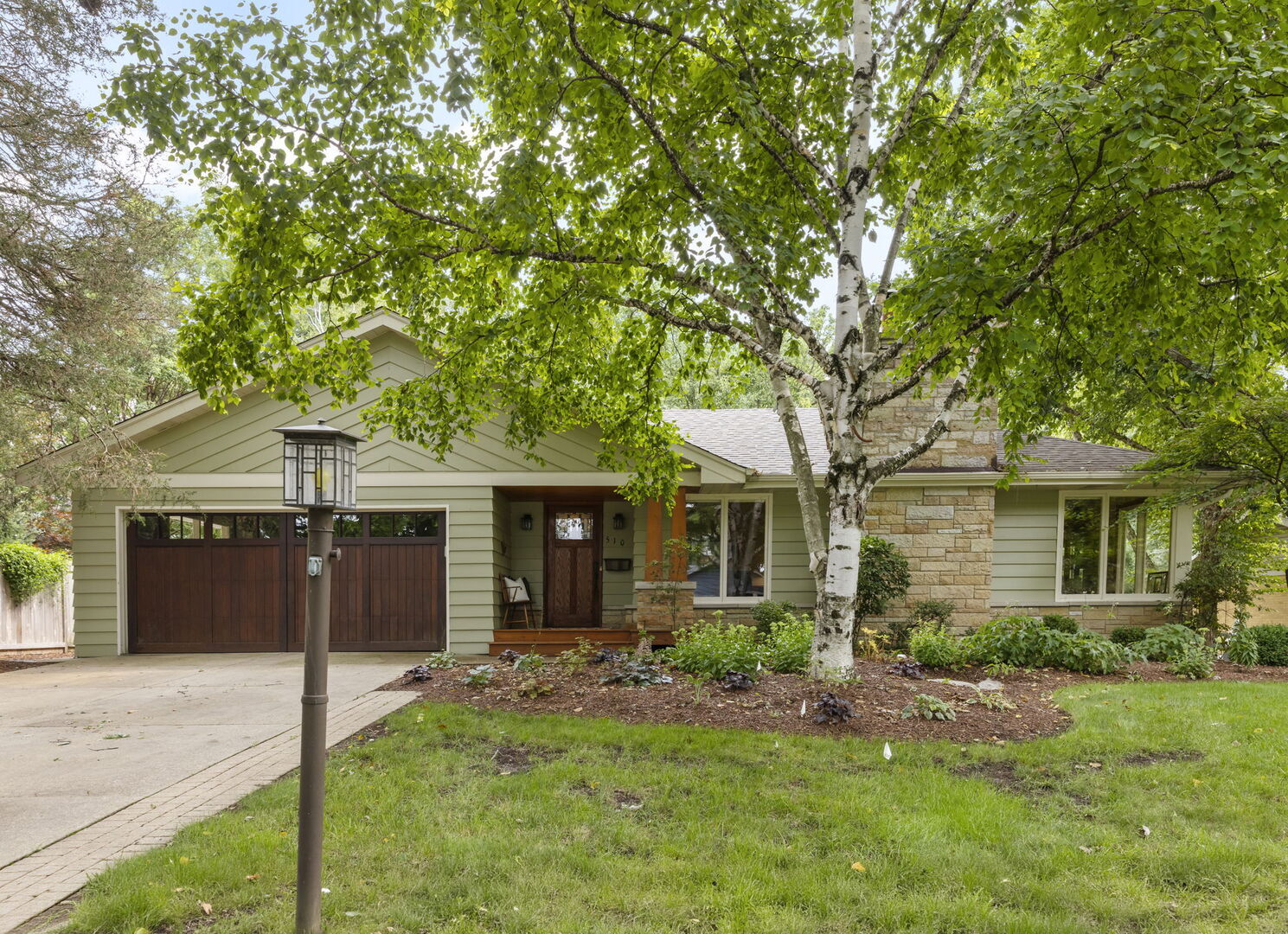 Property Photo: 510 W Prairie Avenue IL 60187