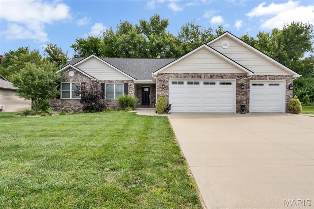Property Photo:  2395 Lakeshore Drive  IL 62236 