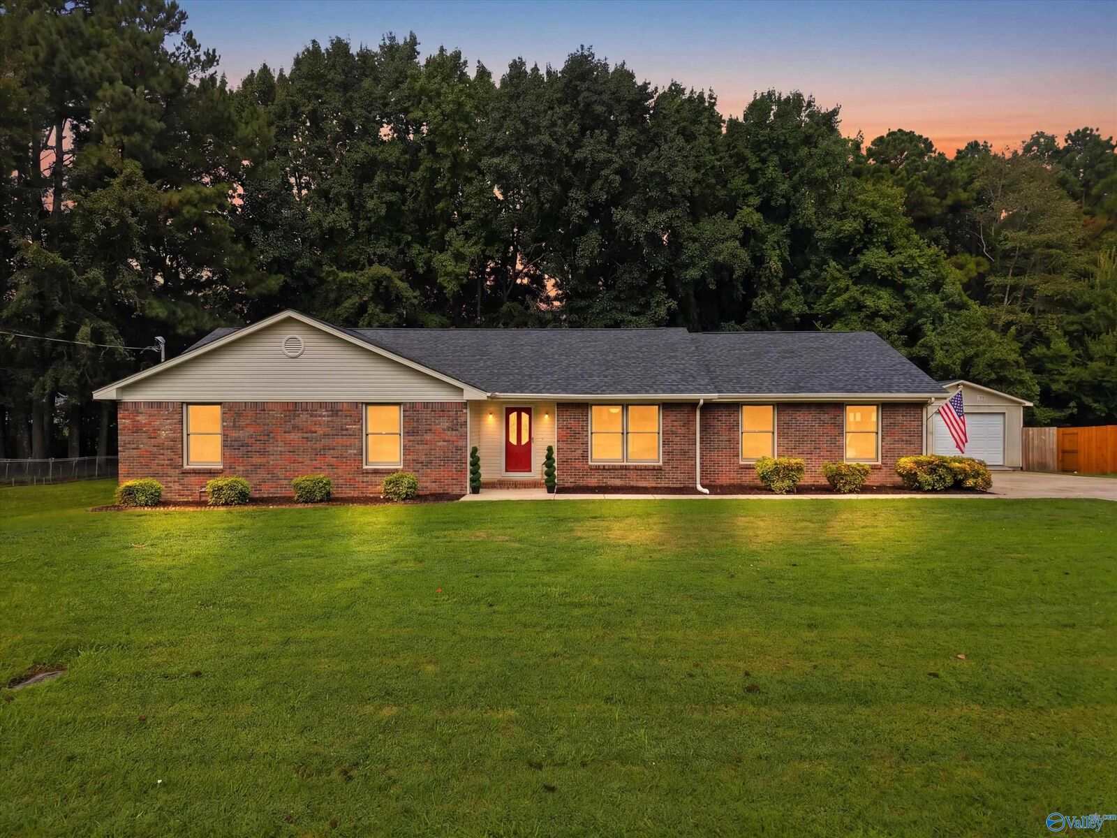 Property Photo:  13419 Wendy Drive  AL 35757 