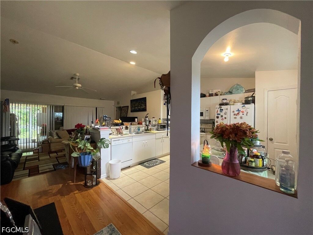 Property Photo: 2908 12th Street SW FL 33976