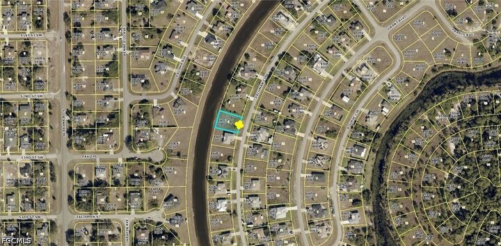 Property Photo:  560 Pachman Circle  FL 33974 