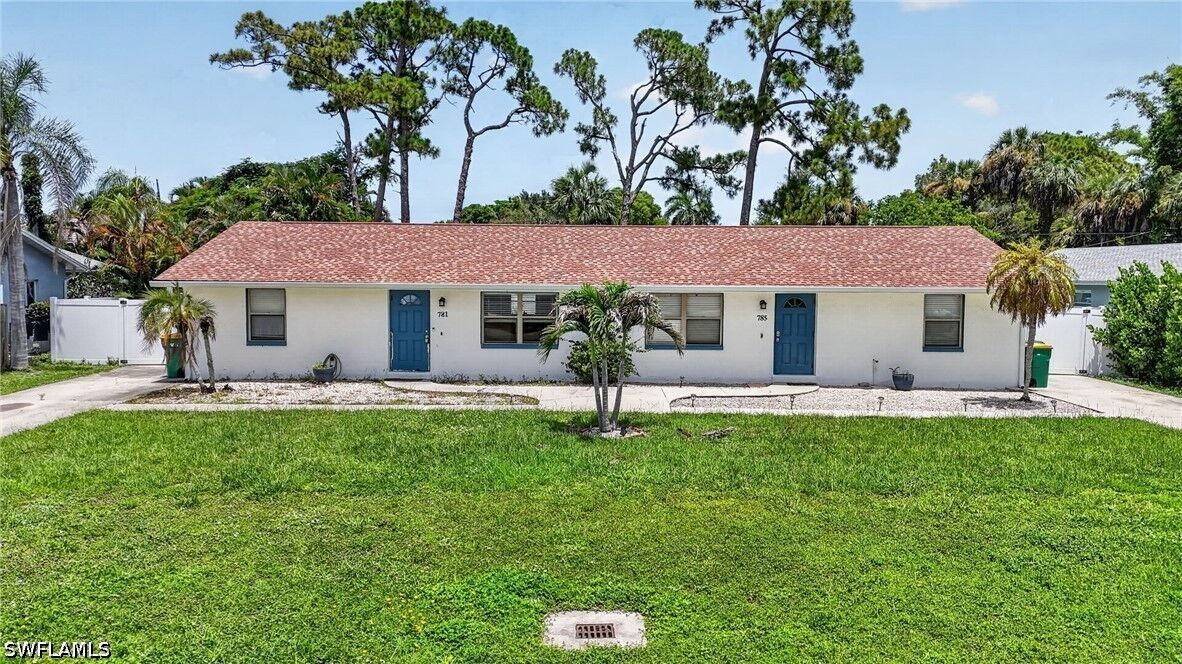 Property Photo: 781 95th Avenue N FL 34108