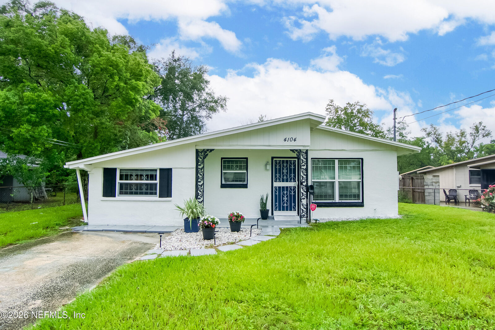 Property Photo:  4104 Leonard Circle E  FL 32209 